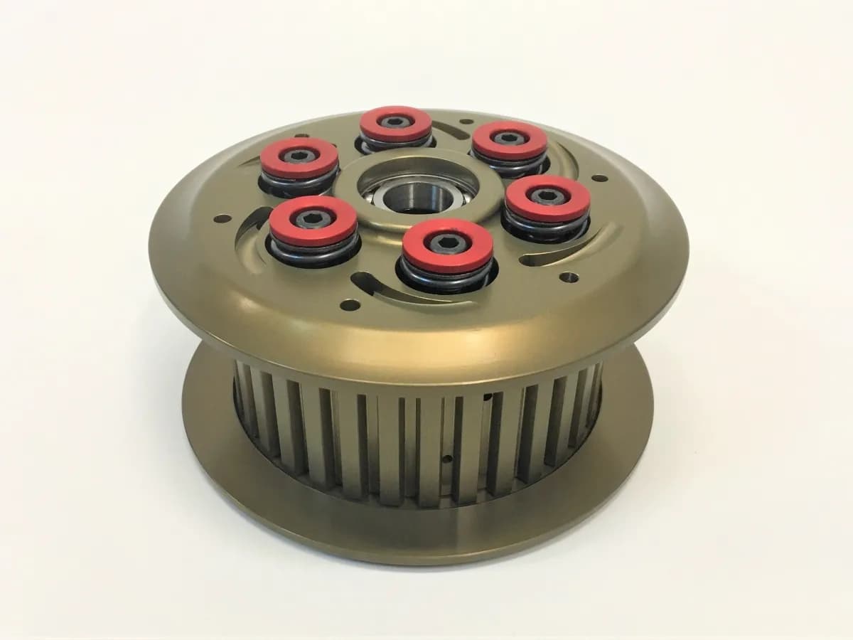 Embrague antirebote: mejora la estabilidad y seguridad en tu moto